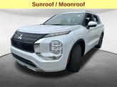 Thumbnail of 2022 White Diamond Mitsubishi Outlander