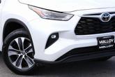 Thumbnail of 2024 Wind Chill Pearl Toyota Highlander
