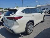 Thumbnail of 2021 Blizzard Pearl Toyota Highlander Hybrid