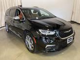 Photo of 2026 Diamond Black Crystal Pearlcoat Chrysler Pacifica