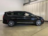 Thumbnail of 2026 Diamond Black Crystal Pearlcoat Chrysler Pacifica
