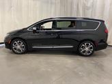 Thumbnail of 2026 Diamond Black Crystal Pearlcoat Chrysler Pacifica