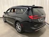 Thumbnail of 2026 Diamond Black Crystal Pearlcoat Chrysler Pacifica