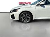 Thumbnail of 2023 Pearl White Tricoat Nissan Altima