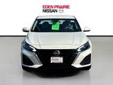 Thumbnail of 2023 Pearl White Tricoat Nissan Altima