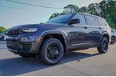 Thumbnail of 2025 Baltic Gray Metallic Clearcoat Jeep Grand Cherokee L
