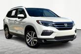 Thumbnail of 2017 White Diamond Pearl Honda Pilot