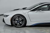 Thumbnail of 2015 Crystal White Pearl Metallic w/ BMW i Frozen Blue Accent BMW i8