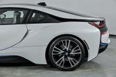 Thumbnail of 2015 Crystal White Pearl Metallic w/ BMW i Frozen Blue Accent BMW i8