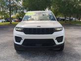 Thumbnail of 2022 Bright White Clearcoat Jeep Grand Cherokee