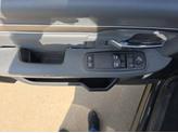 Thumbnail of 2016 Brilliant Black Crystal Pearlcoat RAM 1500