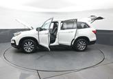 Thumbnail of 2022 Platinum White Pearl Honda Pilot