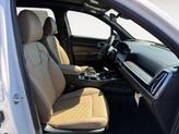 Thumbnail of 2025 Glacial White Pearl Kia Sorento