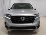 Thumbnail of 2024 Lunar Silver Metallic Honda Pilot