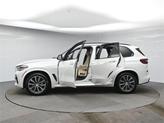 Thumbnail of 2019 Mineral White Metallic BMW X5