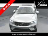 Thumbnail of 2025 Metallic Volvo XC40