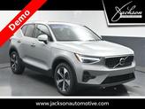 Photo of 2025 Metallic Volvo XC40