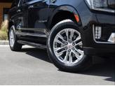 Thumbnail of 2024 Onyx Black GMC Yukon XL