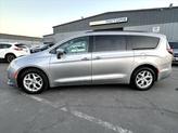 Thumbnail of 2017 Billet Silver Metallic Clearcoat Chrysler Pacifica