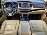 Thumbnail of 2015 White Toyota Highlander