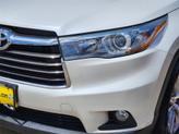 Thumbnail of 2015 White Toyota Highlander