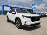 Photo of 2025 Platinum White Pearl Honda Pilot