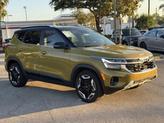 Thumbnail of 2024 Green / Black Kia Seltos