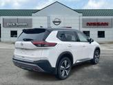 Thumbnail of 2023 2 Tone White / Black Roof Nissan Rogue