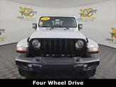 Thumbnail of 2022 Bright White Clearcoat Jeep Gladiator