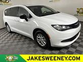 Photo of 2026 Bright White Clearcoat Chrysler Voyager