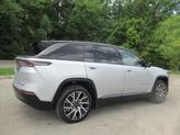 Thumbnail of 2025 Silver Zynith Clearcoat Jeep Wagoneer S