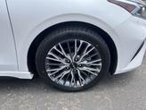 Thumbnail of 2022 Snow White Pearl Kia Forte