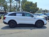 Thumbnail of 2022 Glacial White Pearl Kia Sorento