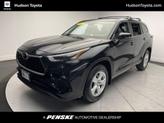Photo of 2022 Midnight Black Metallic Toyota Highlander