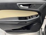 Thumbnail of 2019 White Platinum Clearcoat Metallic Ford Edge
