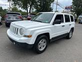 Thumbnail of 2014 Bright White Clearcoat Jeep Patriot