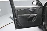 Thumbnail of 2022 Diamond Black Jeep Cherokee