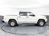 Thumbnail of 2022 Glacier White Nissan Frontier