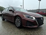 Photo of 2023 Garnet Pearl Nissan Altima