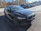 Thumbnail of 2025 Onyx Black Metallic Volvo V60 Cross Country