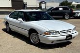 Thumbnail of 1995 White Pontiac Bonneville