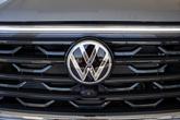 Thumbnail of 2025 Silver Mist Metallic Volkswagen Atlas