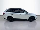 Thumbnail of 2019 Pearl White Mitsubishi Outlander