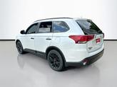 Thumbnail of 2019 Pearl White Mitsubishi Outlander