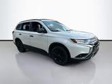 Thumbnail of 2019 Pearl White Mitsubishi Outlander