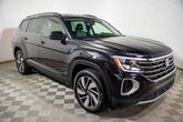 Thumbnail of 2024 Deep Black Pearl Effect Volkswagen Atlas