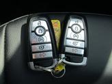 Thumbnail of 2022 Oxford White Ford Edge