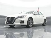 Thumbnail of 2022 Pearl White Tricoat Nissan Altima