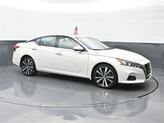 Thumbnail of 2022 Pearl White Tricoat Nissan Altima