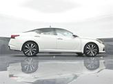 Thumbnail of 2022 Pearl White Tricoat Nissan Altima